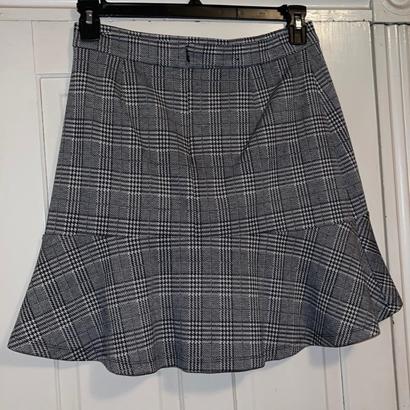 Banana Republic plaid skirt Sz 8P - Picture 2 of 3